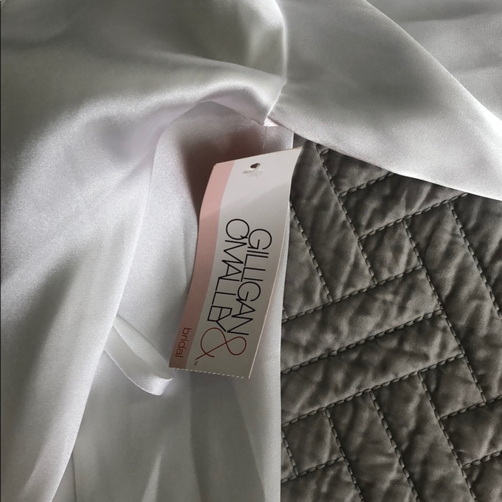Bride Robe - Picture 3 of 4
